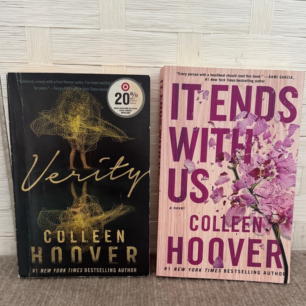 Book Bundle Colleen Hoover - It Ends With Us and Verity